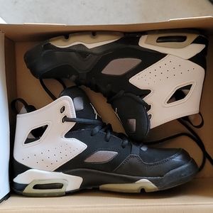5 Y.  Jordan flight club '91. Black and white
